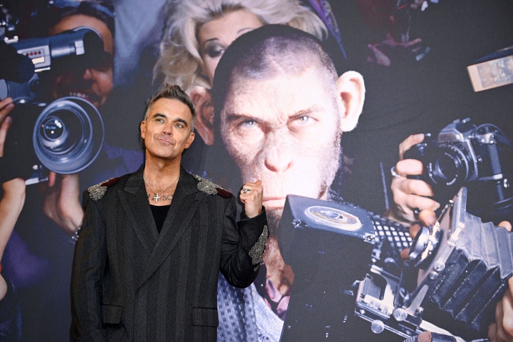 LONDON, ENGLAND: Robbie Williams attends the "Better Man" European Premiere at the Odeon Luxe Leicester Square on November 27, 2024 in London, England. 