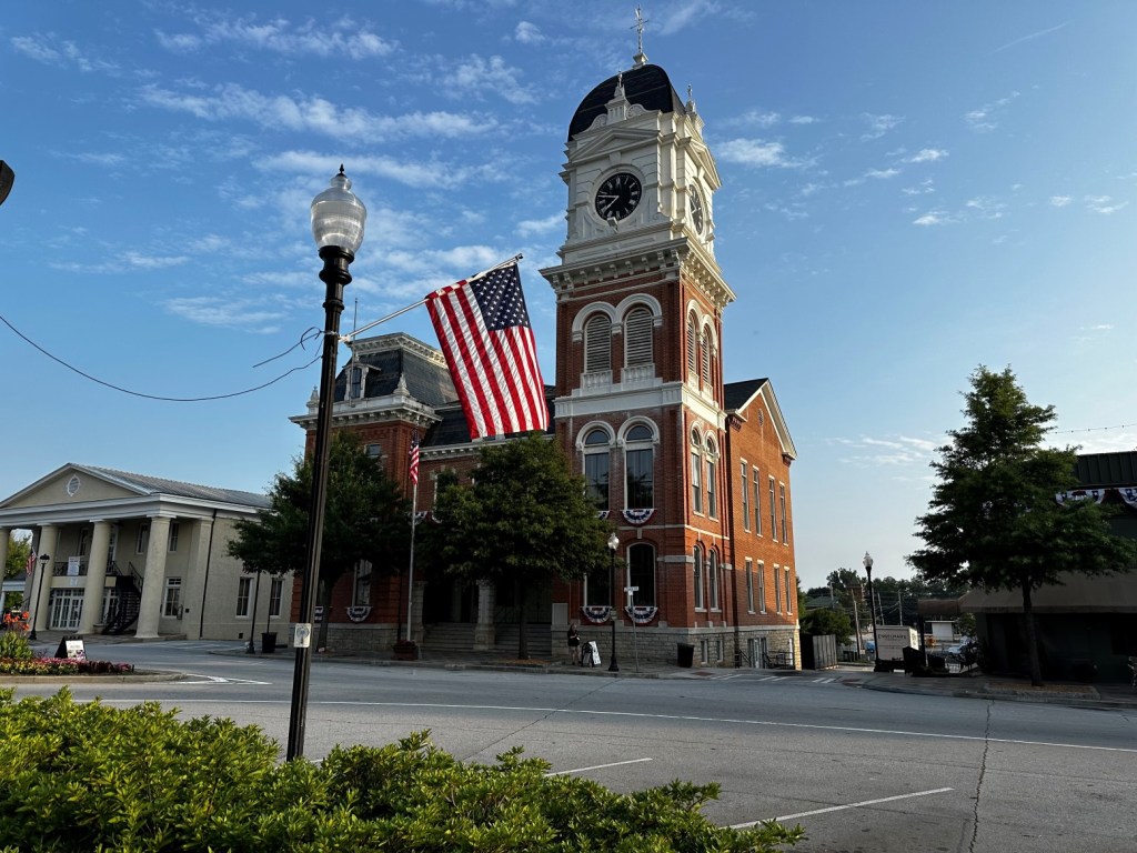 The Covington courthouse was used for exteriors in My Cousin Vinny. Courtroom interiors were shot on a set constructed in a nearby warehouse.